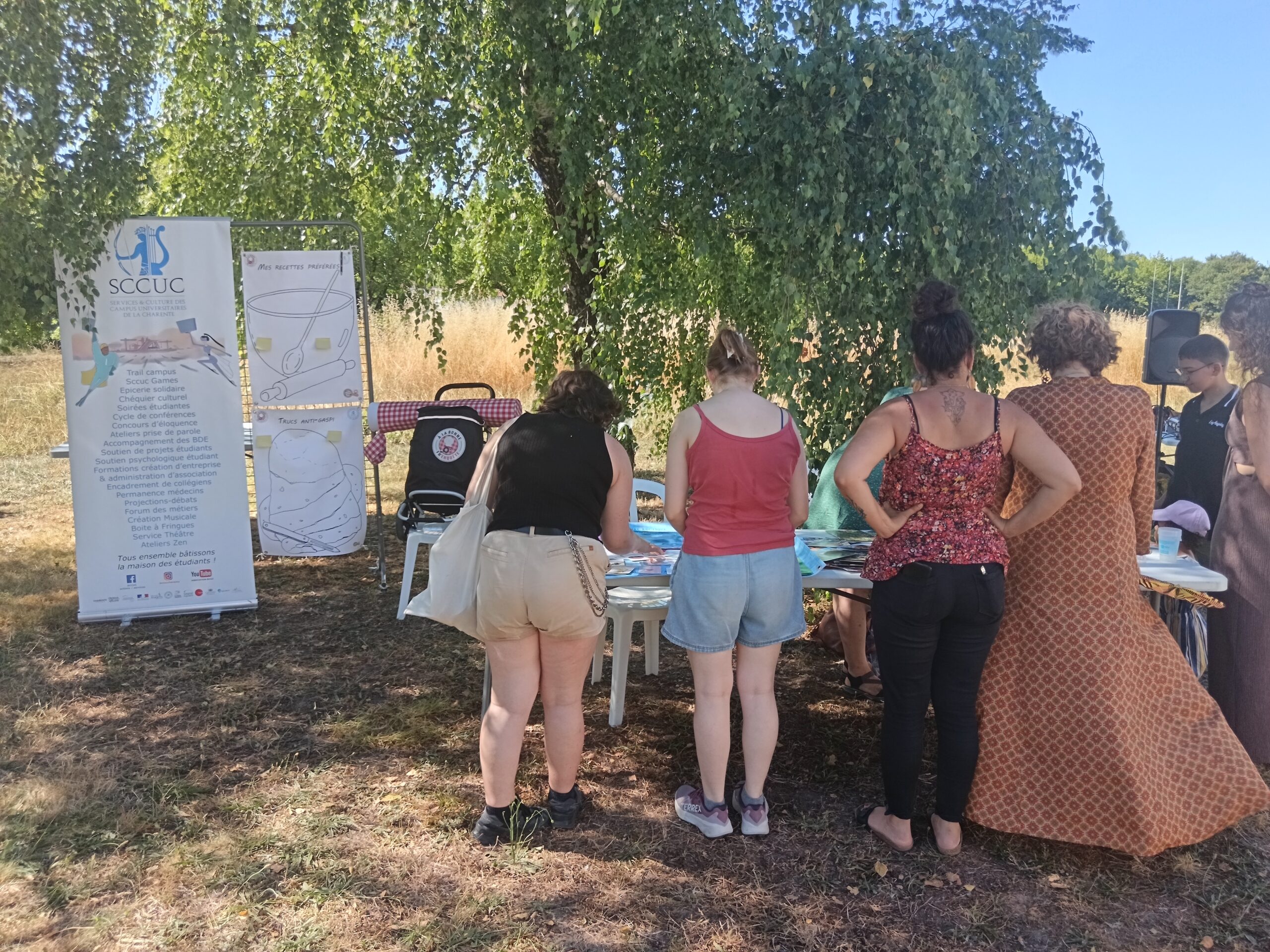 150 participants, dont des étudiants, ont reçu 100 Bulles par mois