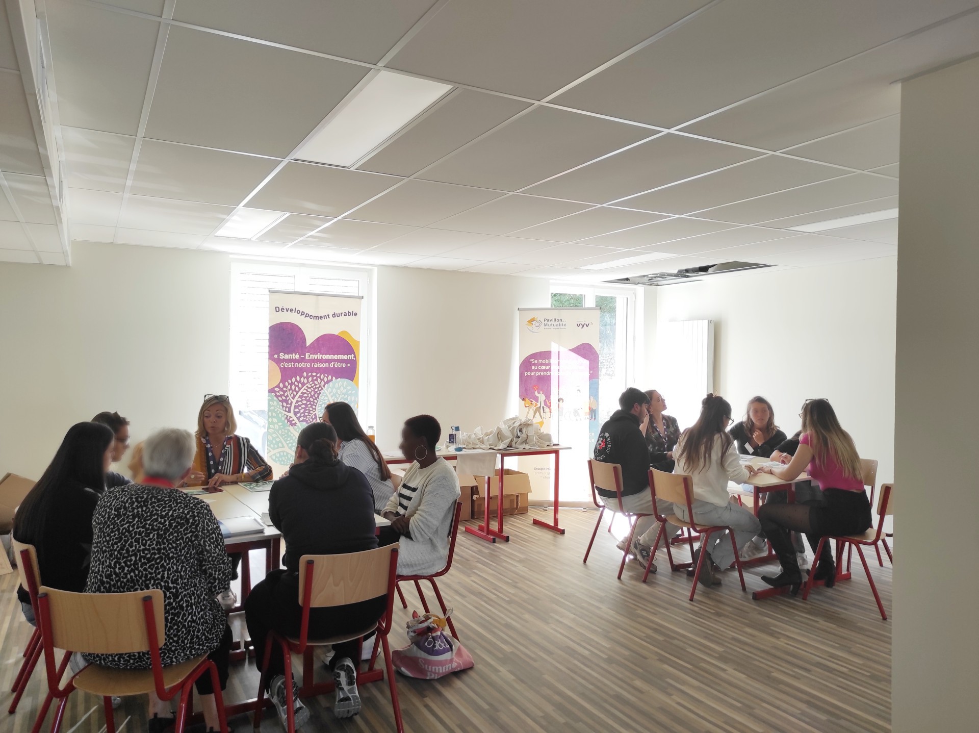 « sensibiliser les jeunes et futurs professionnels de santé autour de la santé environnement afin qu’ils deviennent acteurs et moteurs de changements » @ Pavillon de la Mutualité