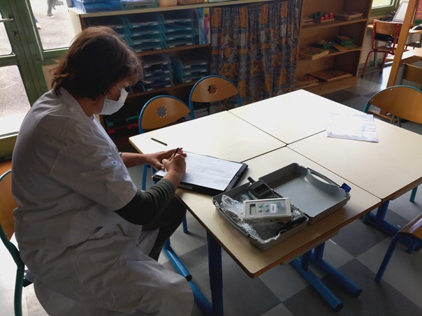 Isabelle Blanquart a réalisé des mesures dans les classes @ CH Angoulême